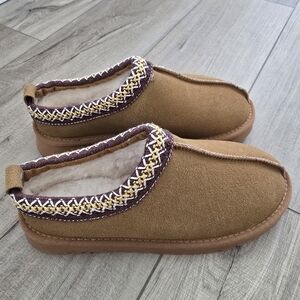 NWOT Women’s Clogs